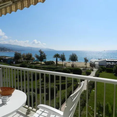 Apartment Le Lavandou, 2 Pieces, 4 Personnes - Fr-1-713-95 *